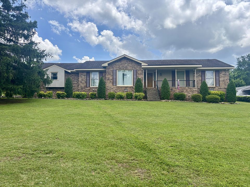 1st image of 212 Maple Way