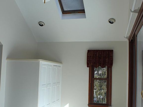 Sun Room w/ Private Washer & Dryer