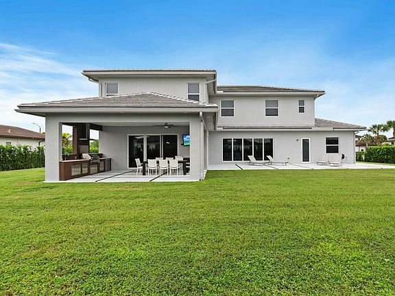 3rd image of 2001 Meadows Drive