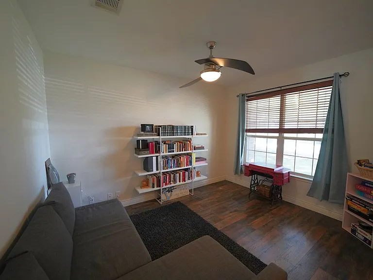 136 Earhart Ln — Photo 9