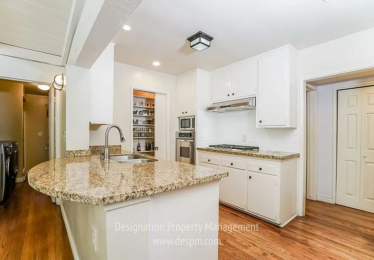 360 Glenullen Dr — Photo 11