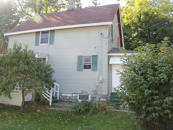3rd image of 418 Breens Ct SW