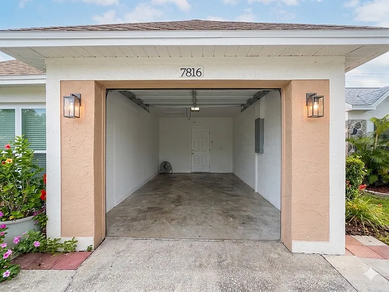 7816 Robert E Lee Rd — Photo 2