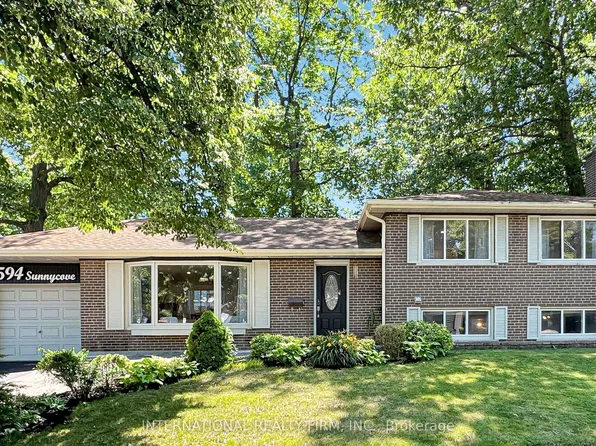 1594 Sunnycove Dr, Mississauga, ON L4X 1B5