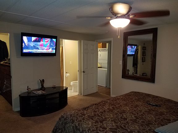 Master Bedroom  , 14' X 15'