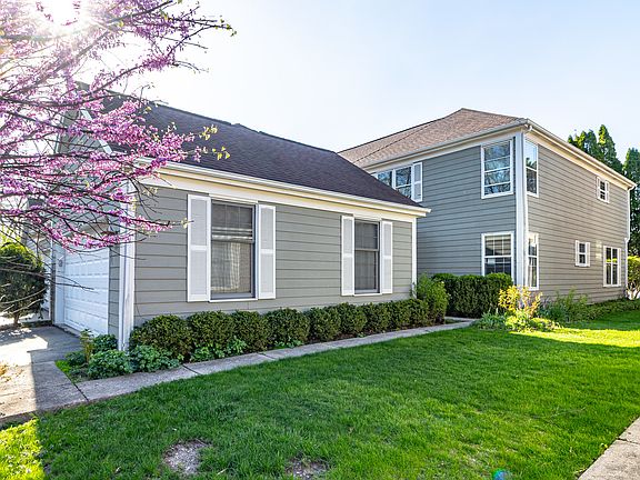 2nd image of 12 Sommerset Ln