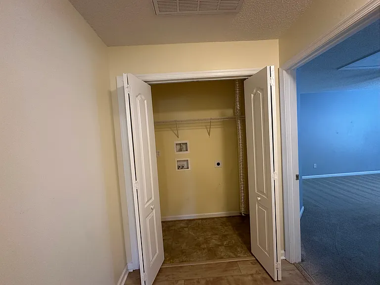 2379 Old Greenbrier Rd — Photo 10
