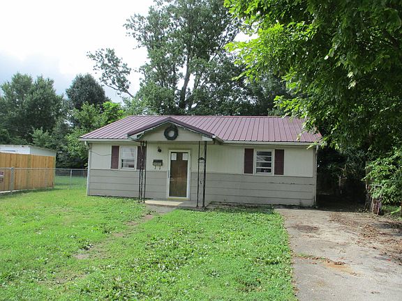 5th image of 2325 Ashwood Ave