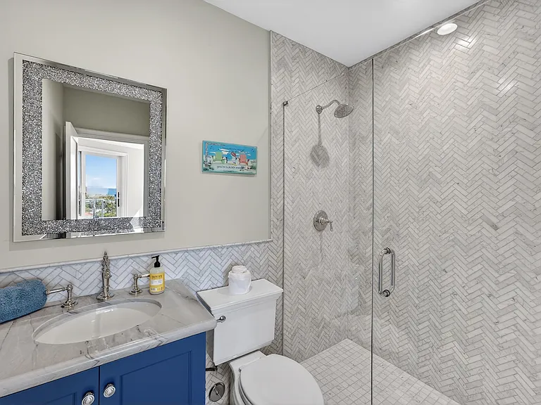 405 Blumont St — Photo 31