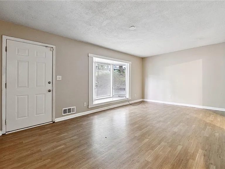 5786 Deerfield Trl — Photo 5