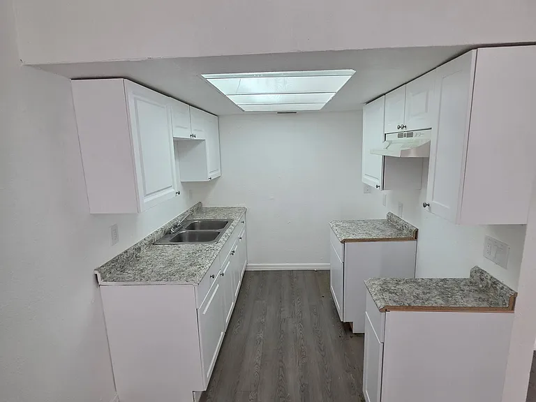 1919 Lillie St #D — Photo 10