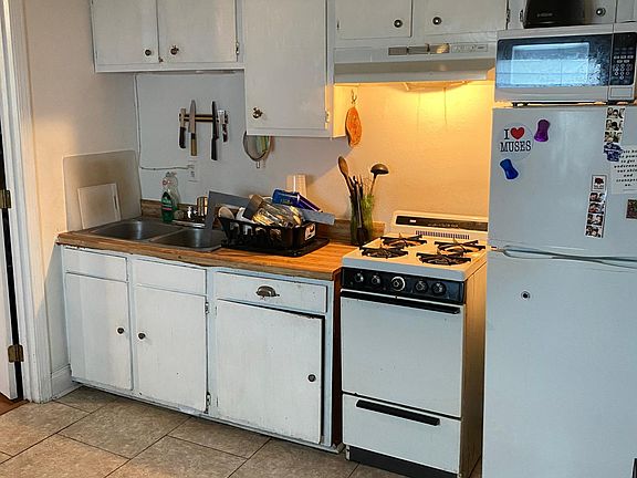 5th image of 1216 Hillary St