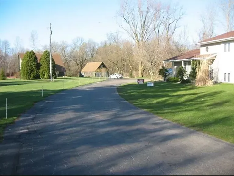 60 Chary Ln — Photo 3