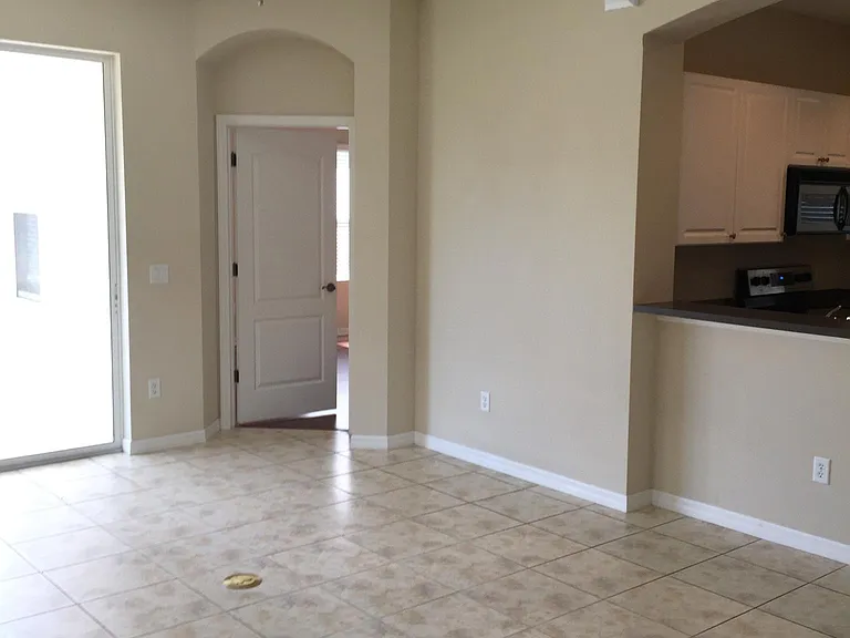1614 White Breeze Cv — Photo 15