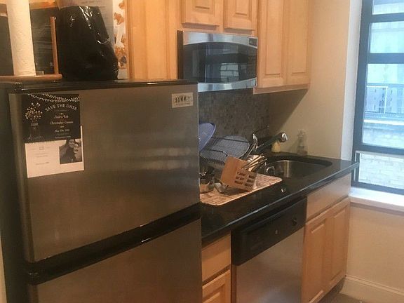 5th image of 659 W 162nd St APT 53
