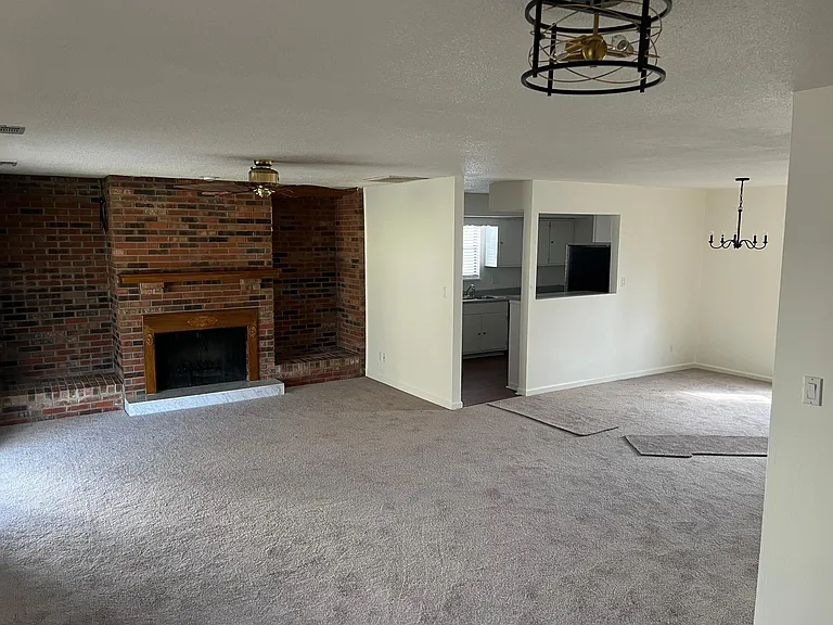 3735 N Armstrong Dr — Photo 6