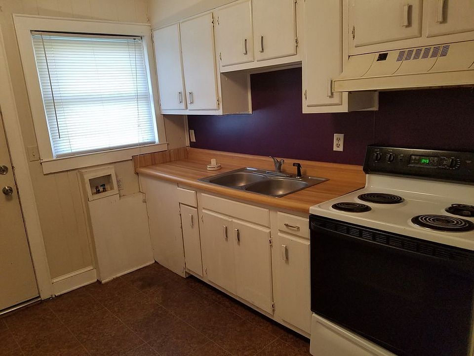 2nd image of 114 Sycamore Ct