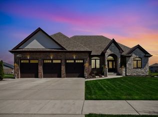 10543 Douglas Dr, Saint John, IN 46373