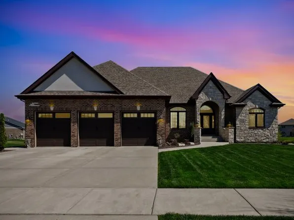 10543 Douglas Dr, Saint John, IN 46373