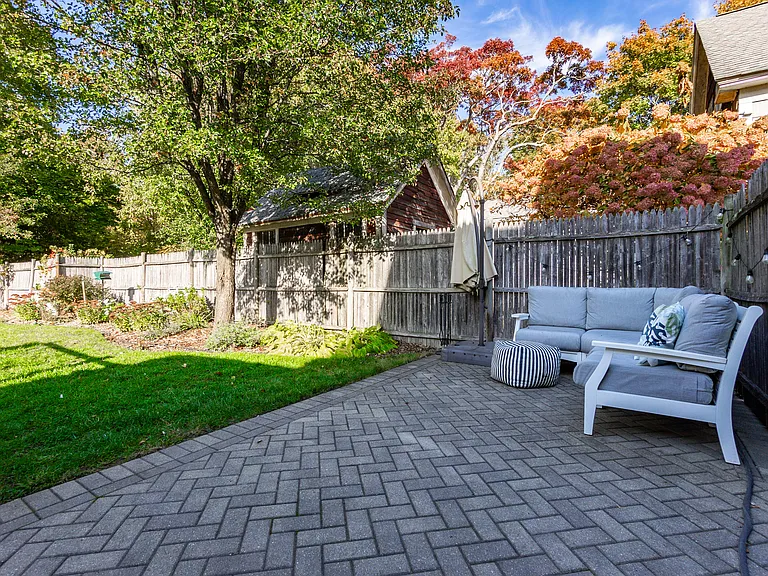 18 Highland Ave — Photo 24