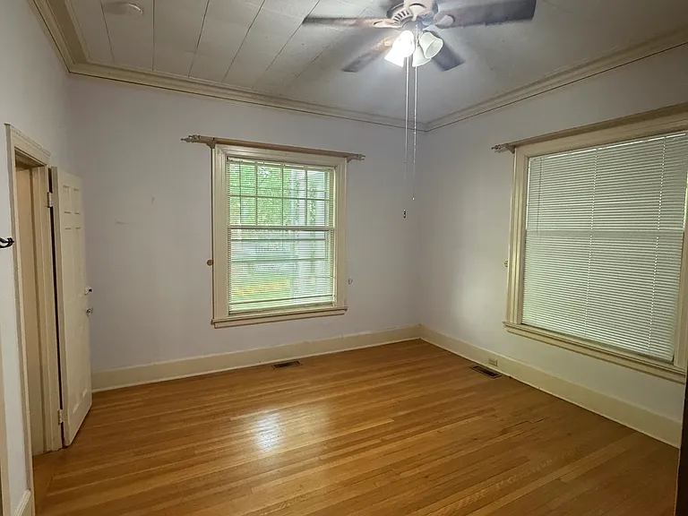 133 S Lake Ave #1 — Photo 11