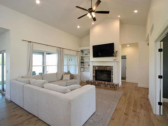3rd image of 2799 Water Lily Ln