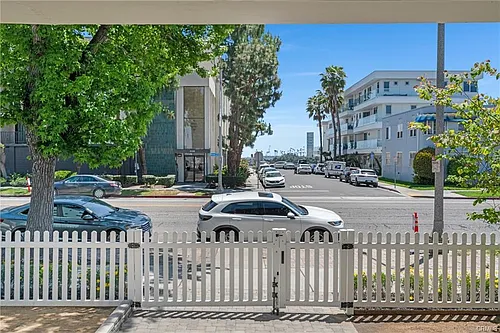 1123 E Ocean Blvd #C Photo 1