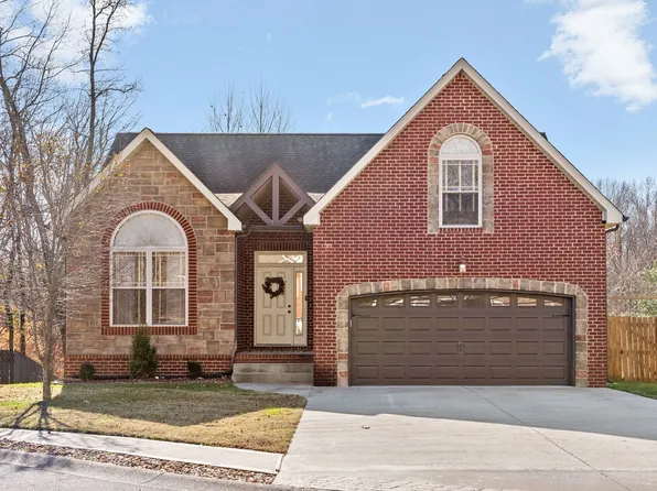 318 David Dr, Clarksville, TN 37040