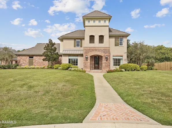 1058 Angelwood Cir, Breaux Bridge, LA 70517