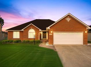 48172 Thorncroft Dr, Kingston, MI 48044