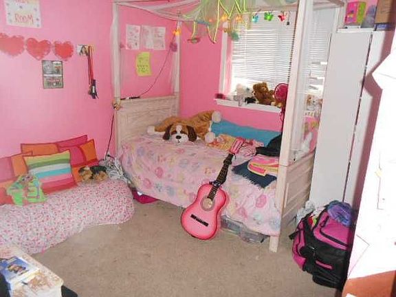4th image of 5412 34th Ct NE