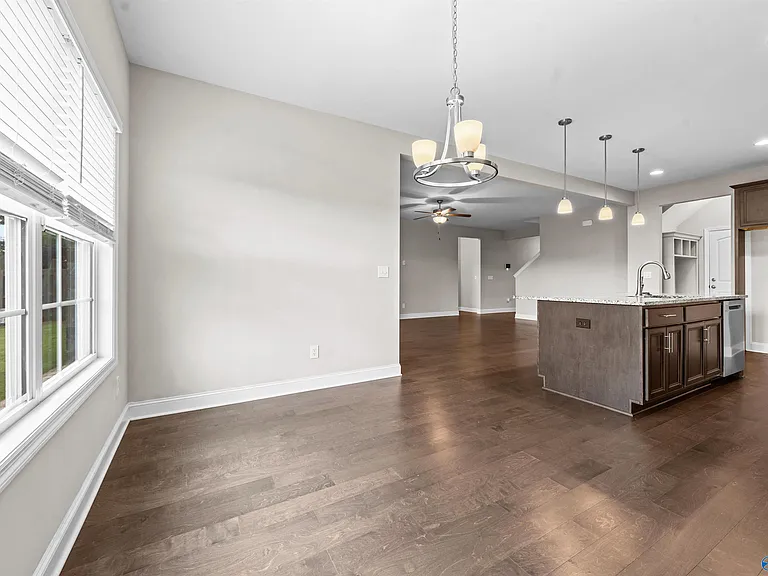 104 Erskin Parcus Dr — Photo 20