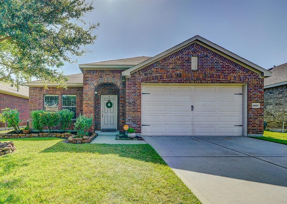 1st image of 15523 Huddleston Dr