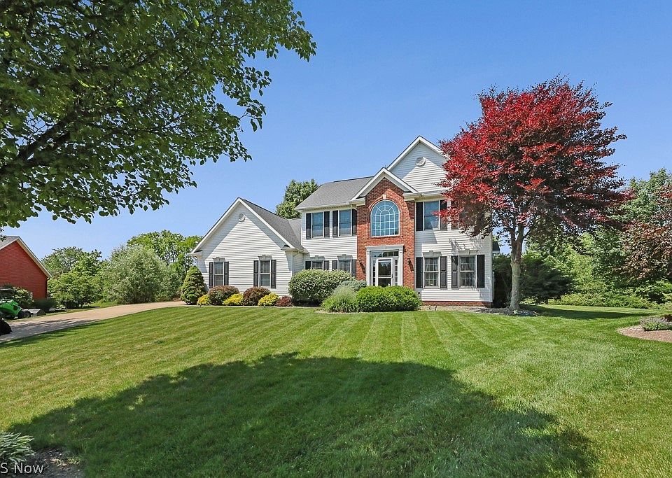 1st image of 2495 Moredale Cir
