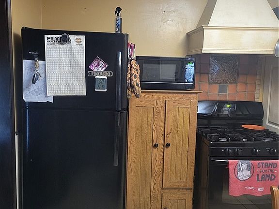 5th image of 13629 Kirton Ave