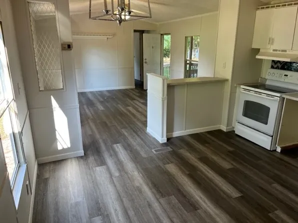 402 Honea Dr, Westminster, SC 29693