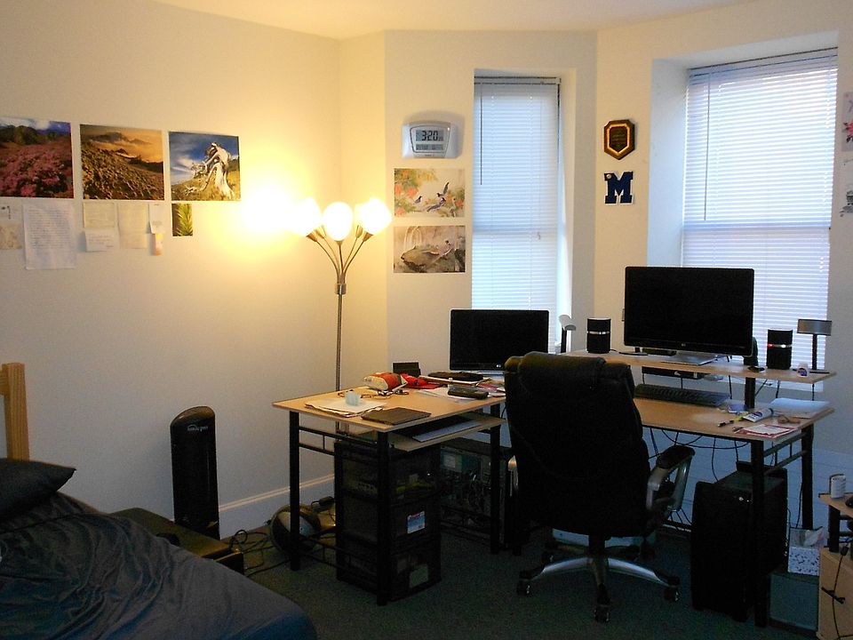 2nd image of 831 Beacon St #1B