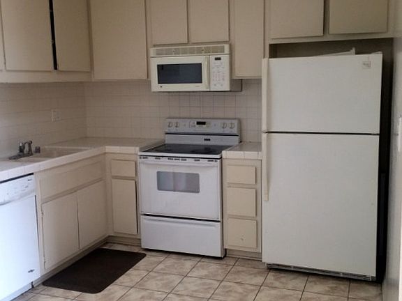 3rd image of 1114 12th St APT 307