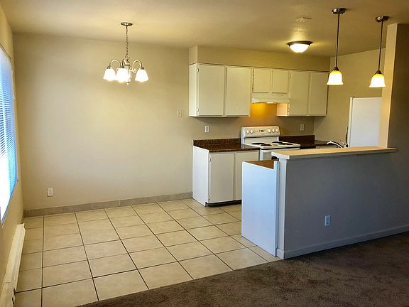 5th image of 3721 S 152nd St #5