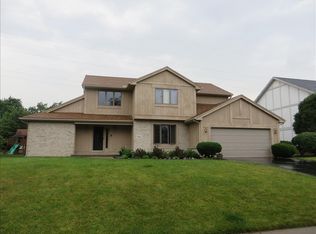 7966 Ivywood Ln, Sylvania, OH 43560