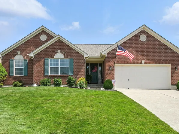 2732 Coachlight Ln, Burlington, KY 41005