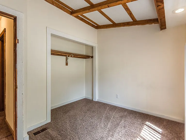 311 N Jefferson St — Photo 15