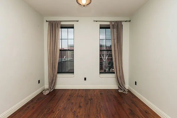 Rented by Nooklyn NYC LLC | media 13