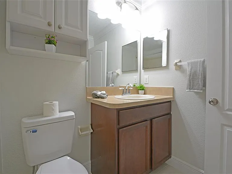 11925 Greengate Dr — Photo 36