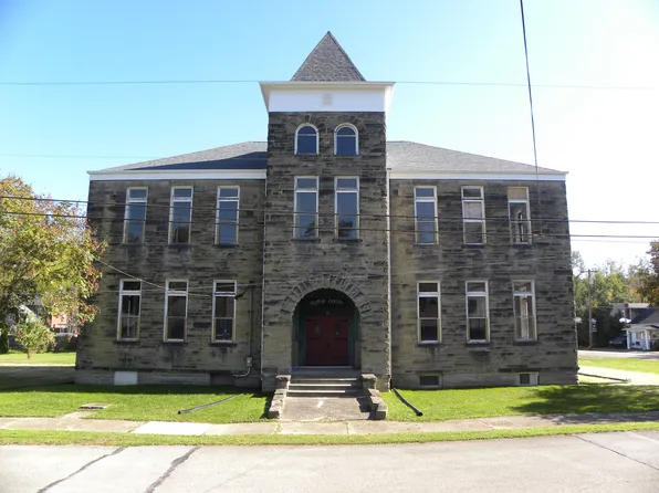 404 2nd St, Greensboro, PA 15338