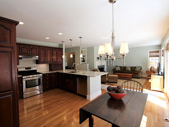 4th image of 18 Westchester Way
