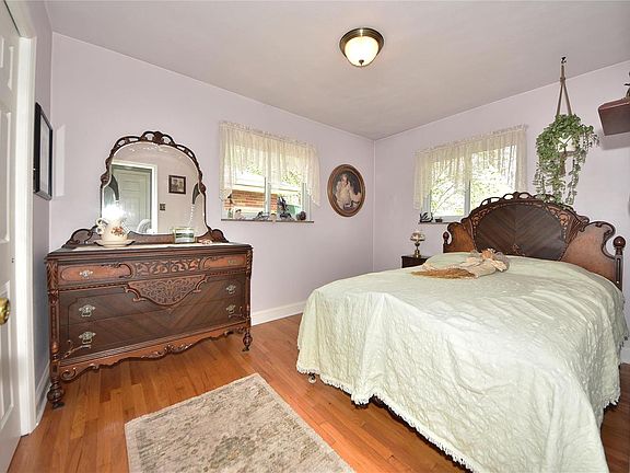 4th image of 8338 Maylor Dr
