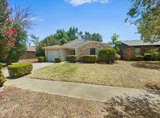 2692 Castanada Cir, Fort Worth, TX 76112