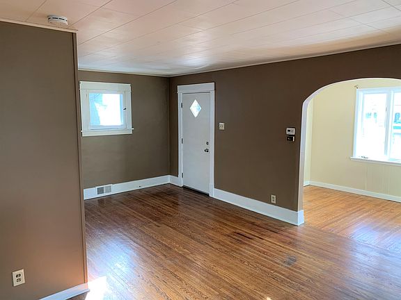 4th image of 93 Eckhert St #1