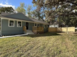 10708 Hillcrest Rd, Kansas City, MO 64134